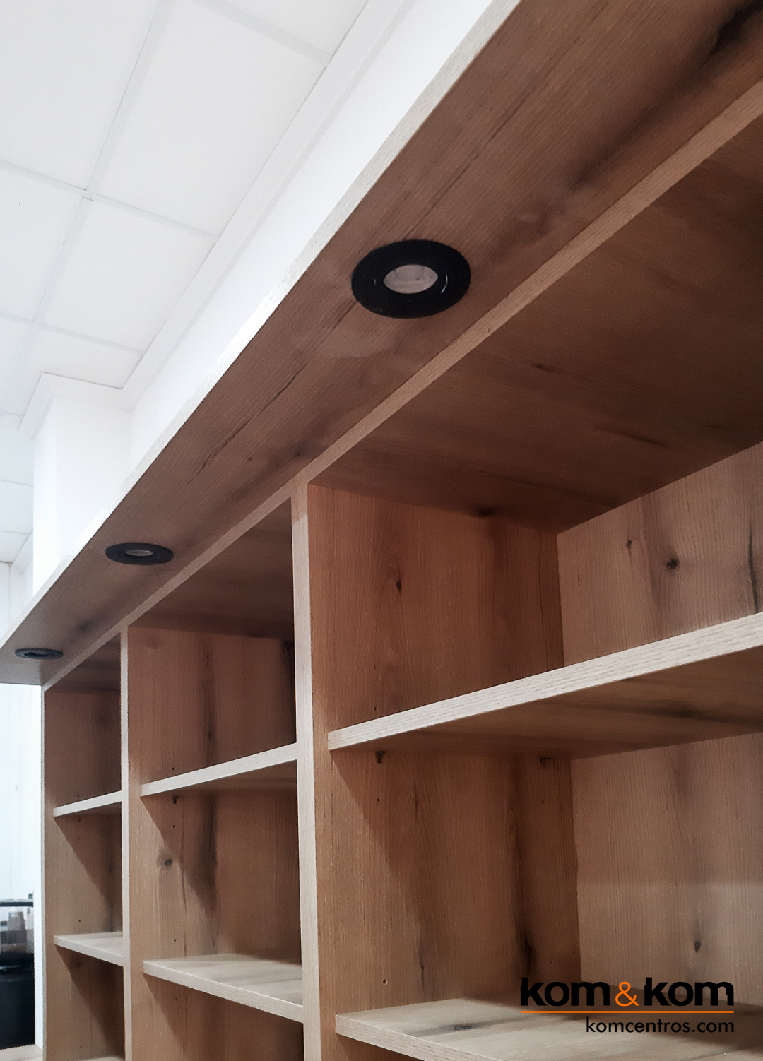 armario madera expositor y de almacenaje para cafetería